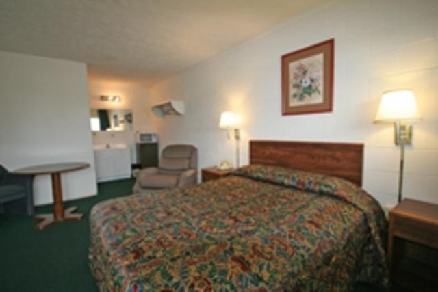 Hotel Lake Anna Glenora Habitación foto