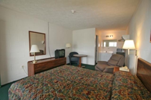 Hotel Lake Anna Glenora Habitación foto