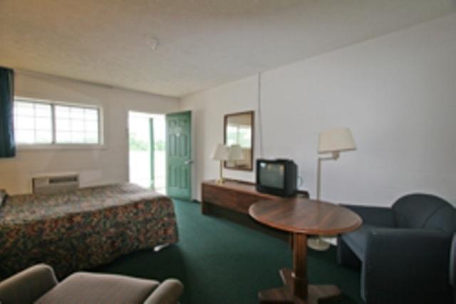 Hotel Lake Anna Glenora Habitación foto