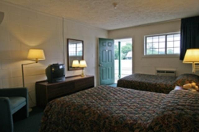 Hotel Lake Anna Glenora Habitación foto